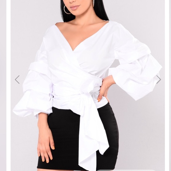 Fashion Nova Tops - 🆕 Fashion Nova: Lorena Puff Sleeve Top